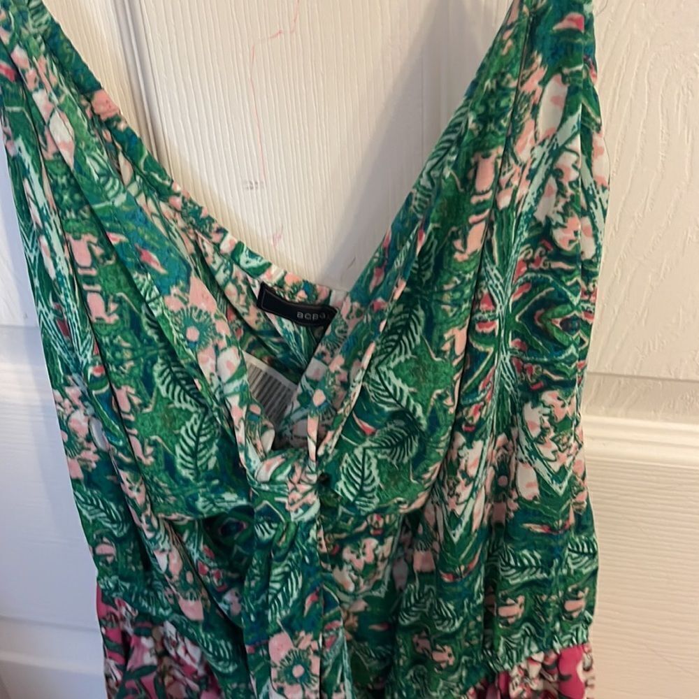 BCBG MaxAzria Romper. EUC size Xsmall - Picture 2 of 10